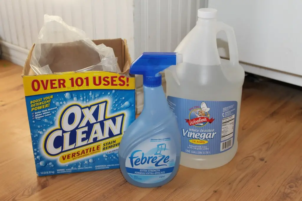 Using White Vinegar to get off Wood Stains from skin